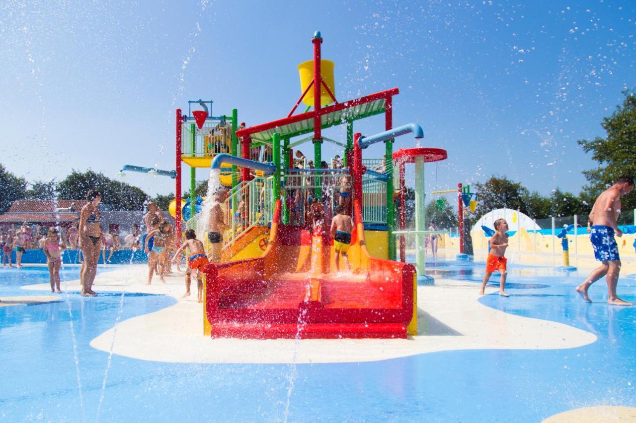 Camping De Duinhoeve Chalet Zeeland Not For Companies Burgh-Haamstede Dış mekan fotoğraf